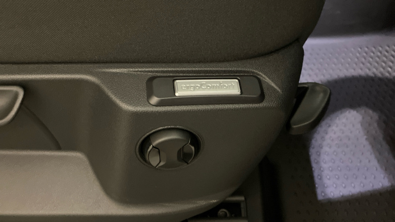 Volkswagen Caddy Cargo C20 Diesel 2.0 TDI 122PS Commerce Pro Van DSG [Tech Pack]